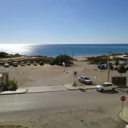 Gui Beach House Armacao de Pera Bagian luar foto